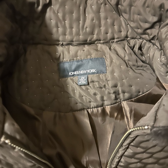 Lightweight jacket - Picture 3 of 3